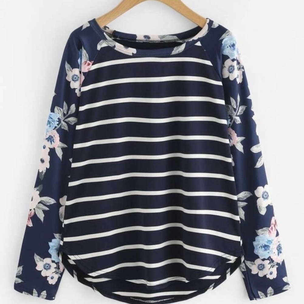 🌺 Floral Sleeve Striped Tee 🌺